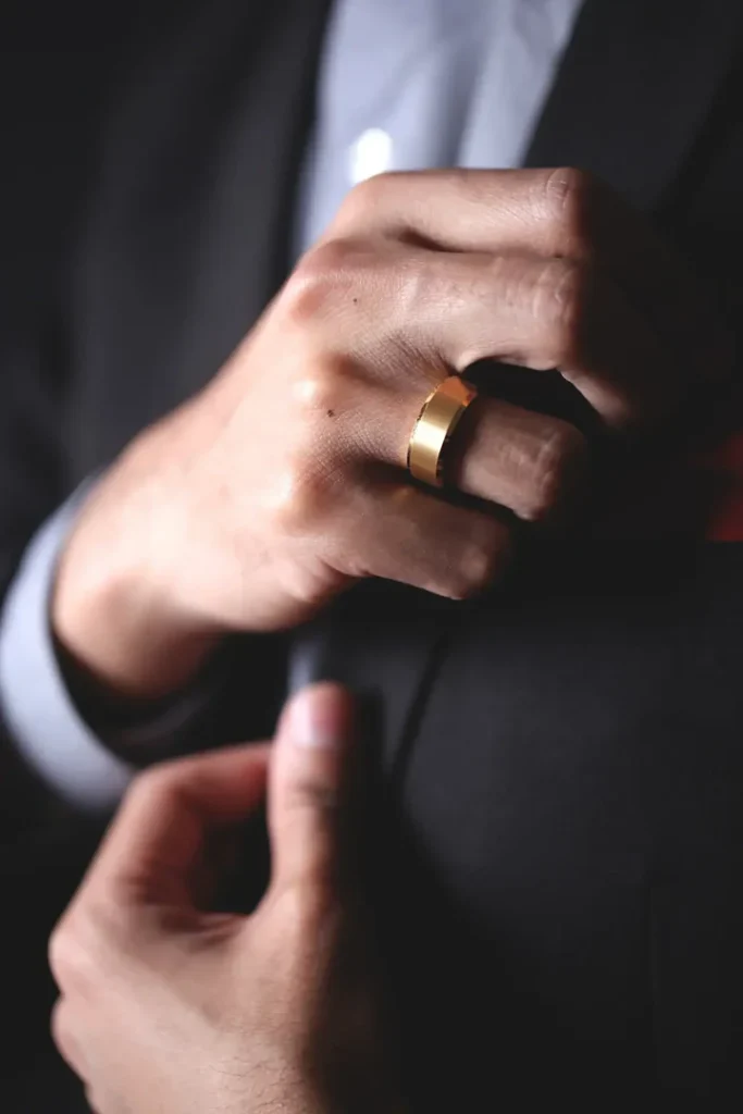 HONOR Gold-Plated Tungsten Beveled Edge Flat Ring