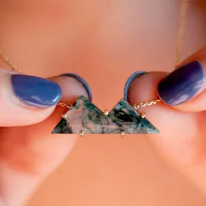 MOUNTAIN-CUT TWO TOP MOSS AGATE NECKLACE