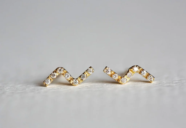 Simple Earrings Simple Gold Earrings 2 e19c3352 fdcd 4bf9 a36a e902673bd79d 1800x1800 1024x707