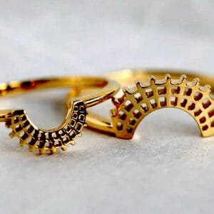Gold curved lace band