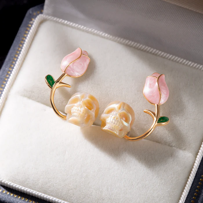Tulip Pearl Skull Stud Earrings