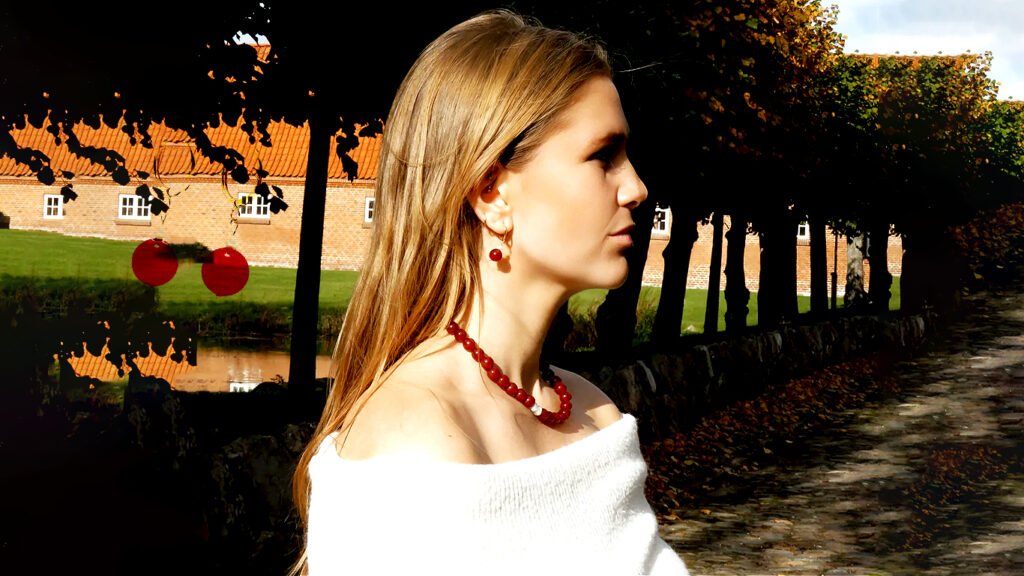 luz Red Agate Earrings